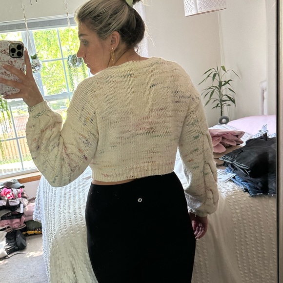 Kimchi Blue Cropped sweater - Picture 4 of 5